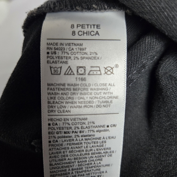 NWT Old Navy Black High Rise Weekender Flare Pull-On Jeans Women Size 8 Petite - Picture 8 of 14